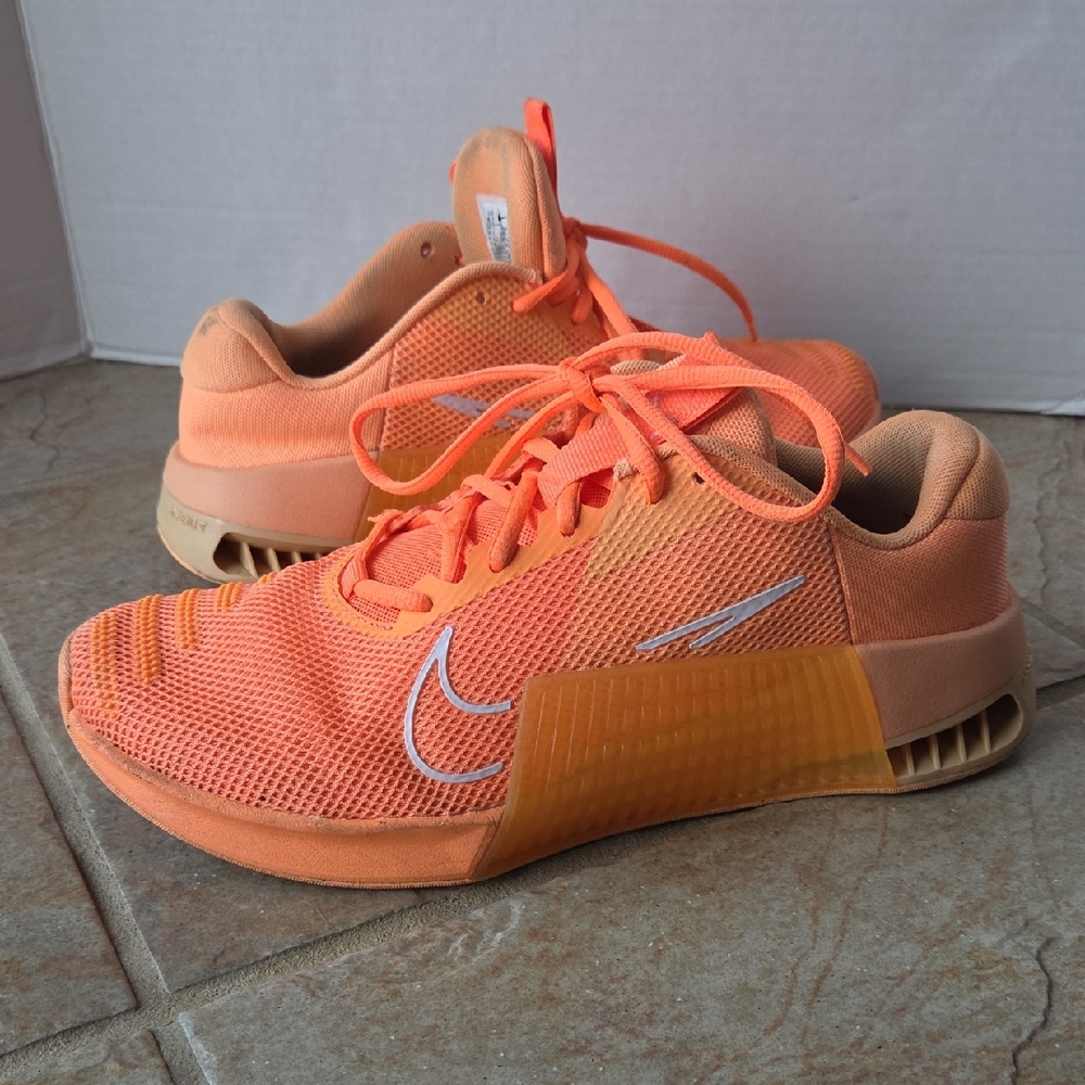 Nike Metacon Bright Orange Mesh Sneakers With Hyperlift